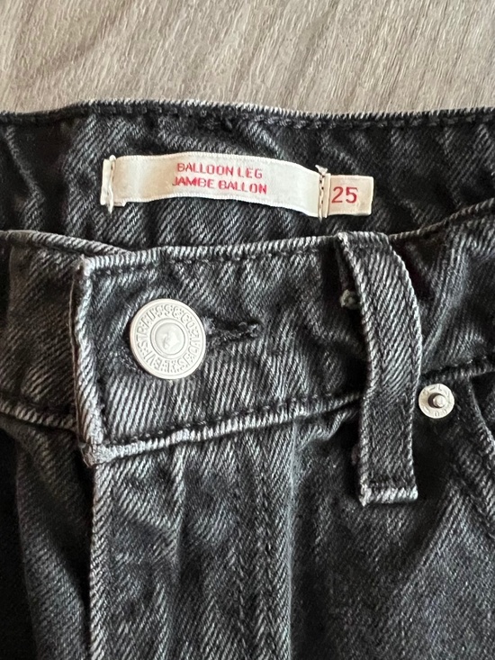 Levi's Balloon Leg Denim Jeans/Pants (25, Women, Washed Black) - Picture 3 of 3